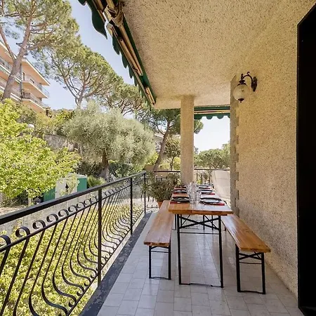 Seaview Apartment