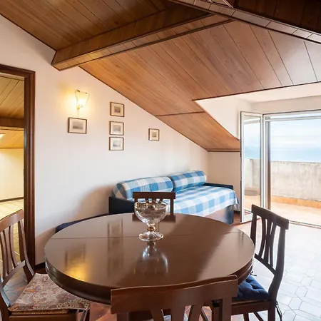 Seaview Apartment